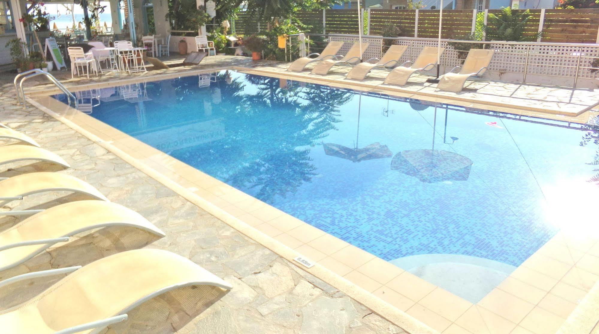 Katerina Seaside Studios Platanias  Exterior photo