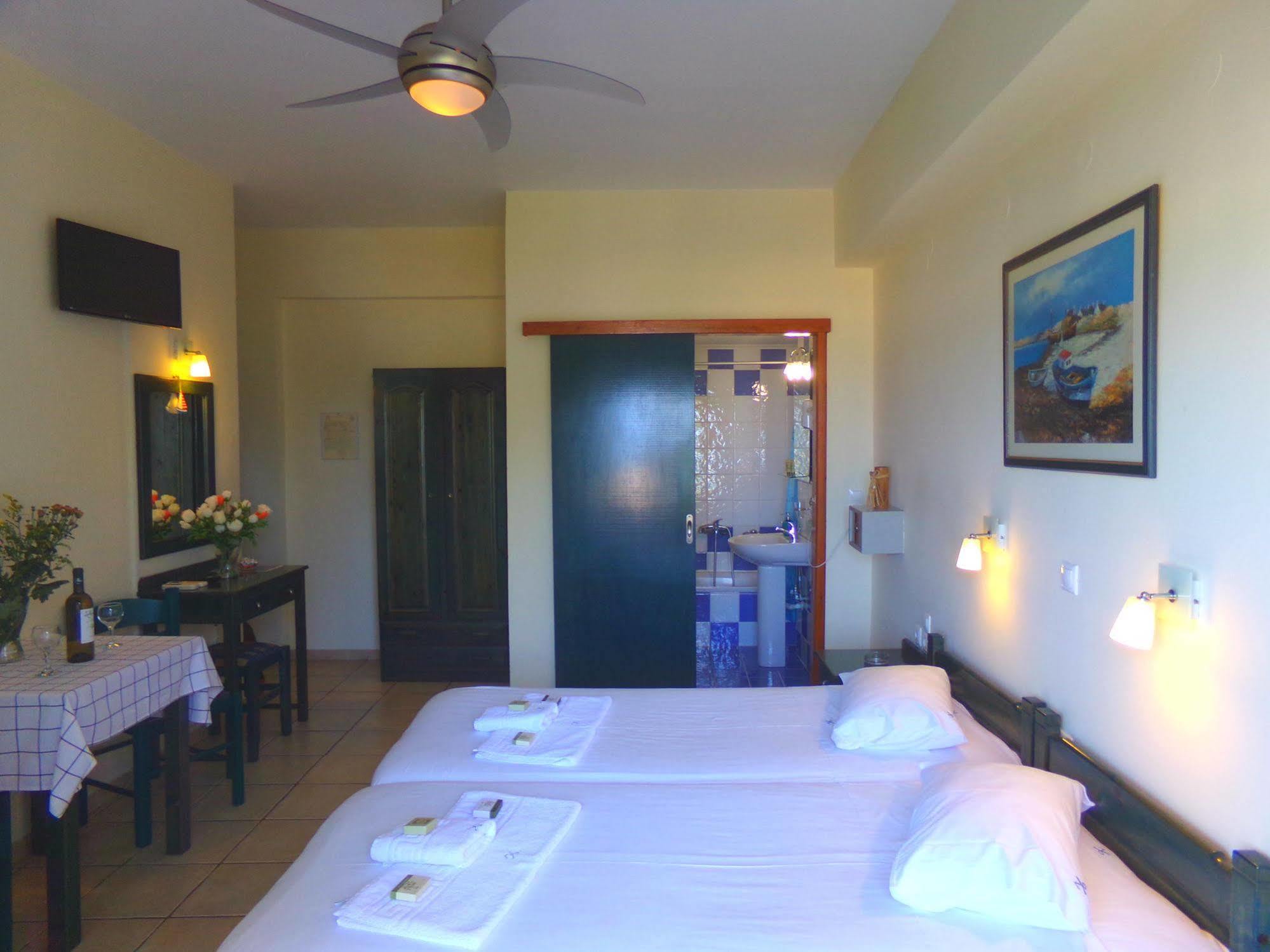 Katerina Seaside Studios Platanias  Exterior photo